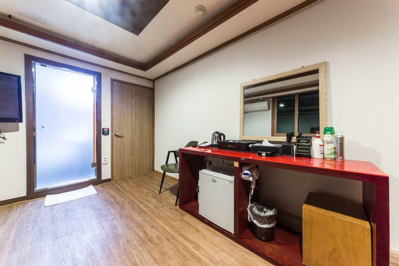 Pocheon Royal Hotel Exterior foto